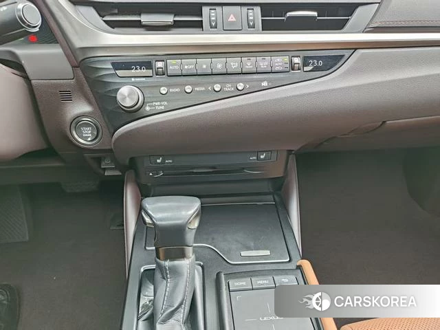 Lexus ES 2021 Серебристо-серый из Китая, фото 3