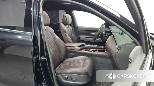 Genesis GV70 2021 Черный из Кореи, фото 3