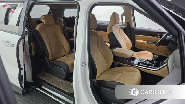 Kia Carnival 4th generation 2023 Белый из Кореи, фото 3