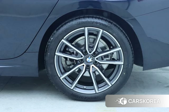 BMW 3 series id 3926965 из Китая 3