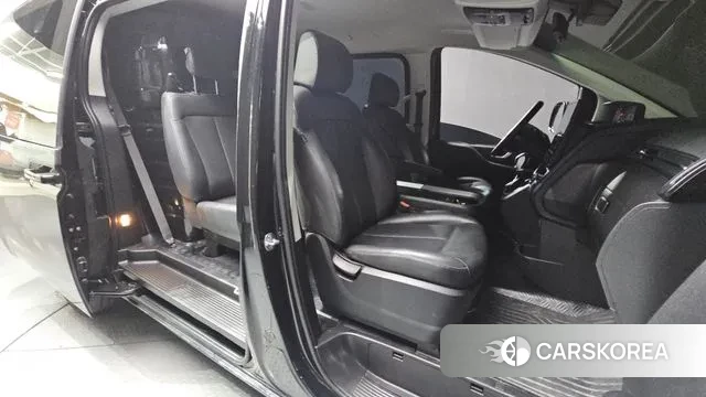 Hyundai Staria 2025 Черный из Кореи, фото 3