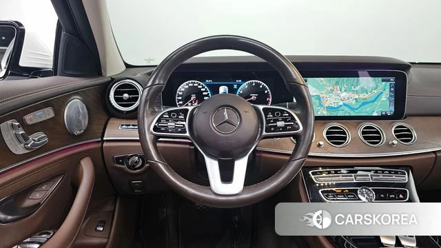 Mercedes-Benz E-Class W213 2019 Белый из Кореи, фото 3