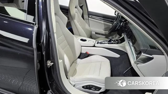 Porsche Panamera (971) 2022 Черный из Кореи, фото 3