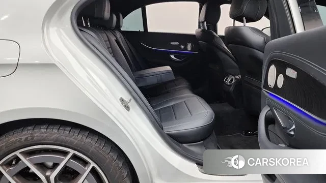 Mercedes-Benz E-Class W213 2023 Белый из Кореи, фото 3