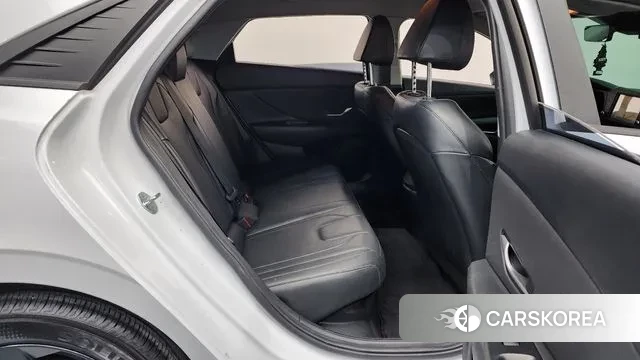 Hyundai Avante Hybrid (CN7) 2022 Белый из Кореи, фото 3