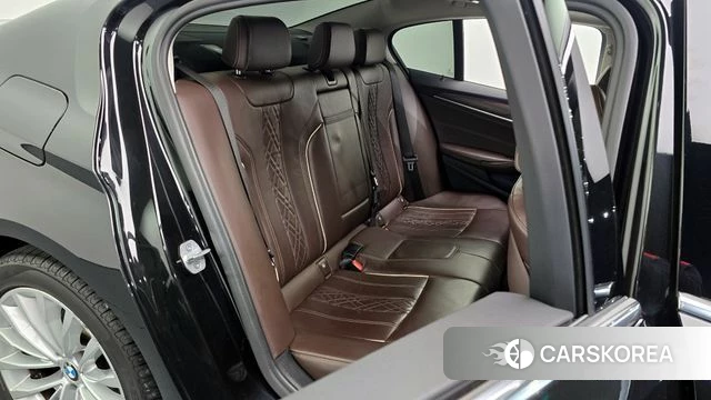 BMW 5 Series (G30) 2018 Черный из Кореи, фото 3