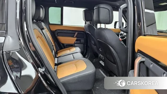 Land Rover Defender (L663) 2024 Черный из Кореи, фото 3