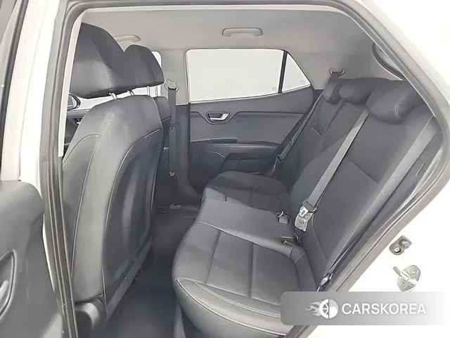 Kia Stonic 2018 Белый из Кореи, фото 3