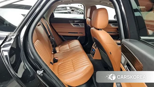 Jaguar XF (X260) 2019 Черный из Кореи, фото 3