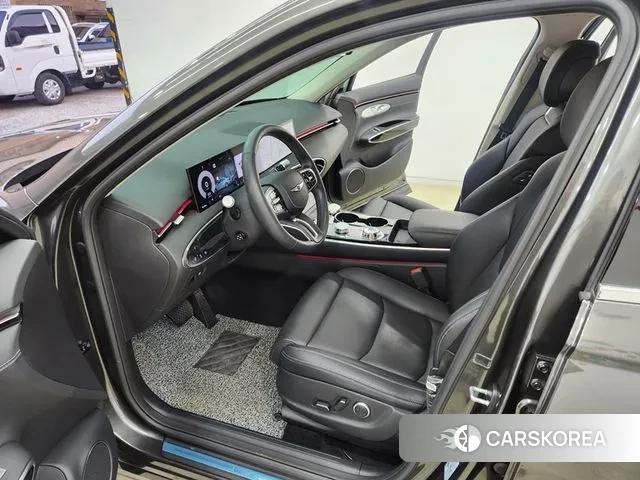 Genesis GV70 2024 Серый из Кореи, фото 3