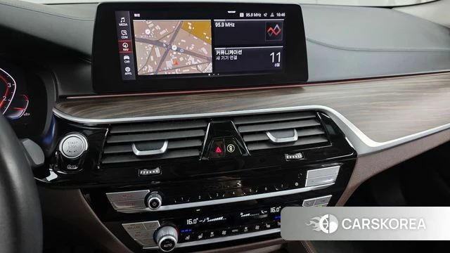 BMW 5 Series (G30) 2020 Белый из Кореи, фото 3
