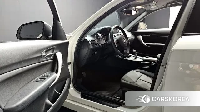 BMW 1 Series (F20) 2018 Белый из Кореи, фото 3