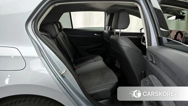 Volkswagen Golf 8th Generation 2025 Серебряный из Кореи, фото 3