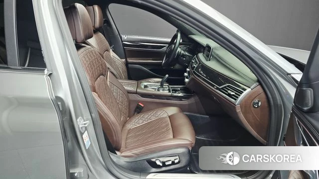 BMW 7 Series (G11) 2021 Серебристо-серый из Кореи, фото 3