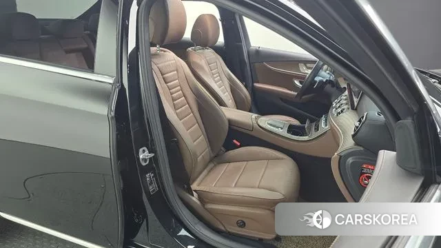 Mercedes-Benz E-Class W213 2021 Черный из Кореи, фото 3