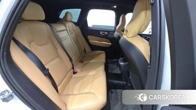 Volvo XC60 second Generation 2018 Белый из Кореи, фото 3