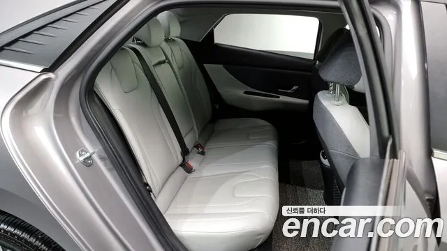 Hyundai Avante (CN7) 2021 Серебристо-серый из Кореи, фото 3