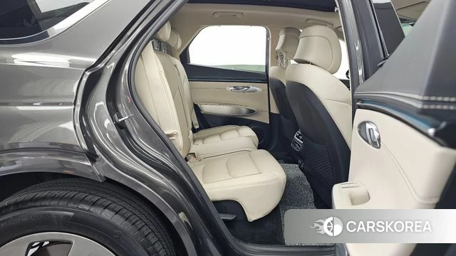 Genesis GV70 2024 Серый из Кореи, фото 3