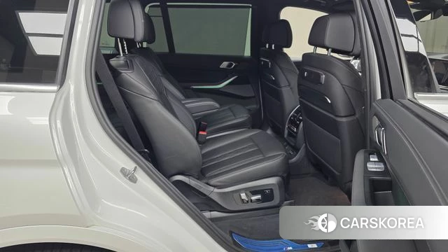 BMW X7 (G07) 2023 Белый из Кореи, фото 3