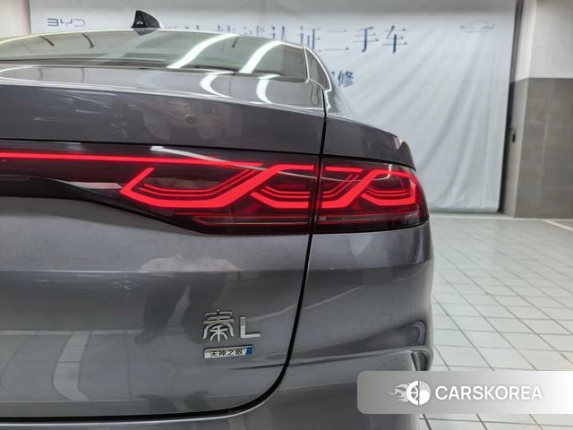 BYD Qin L DM 2025 Темно-серый из Китая, фото 3
