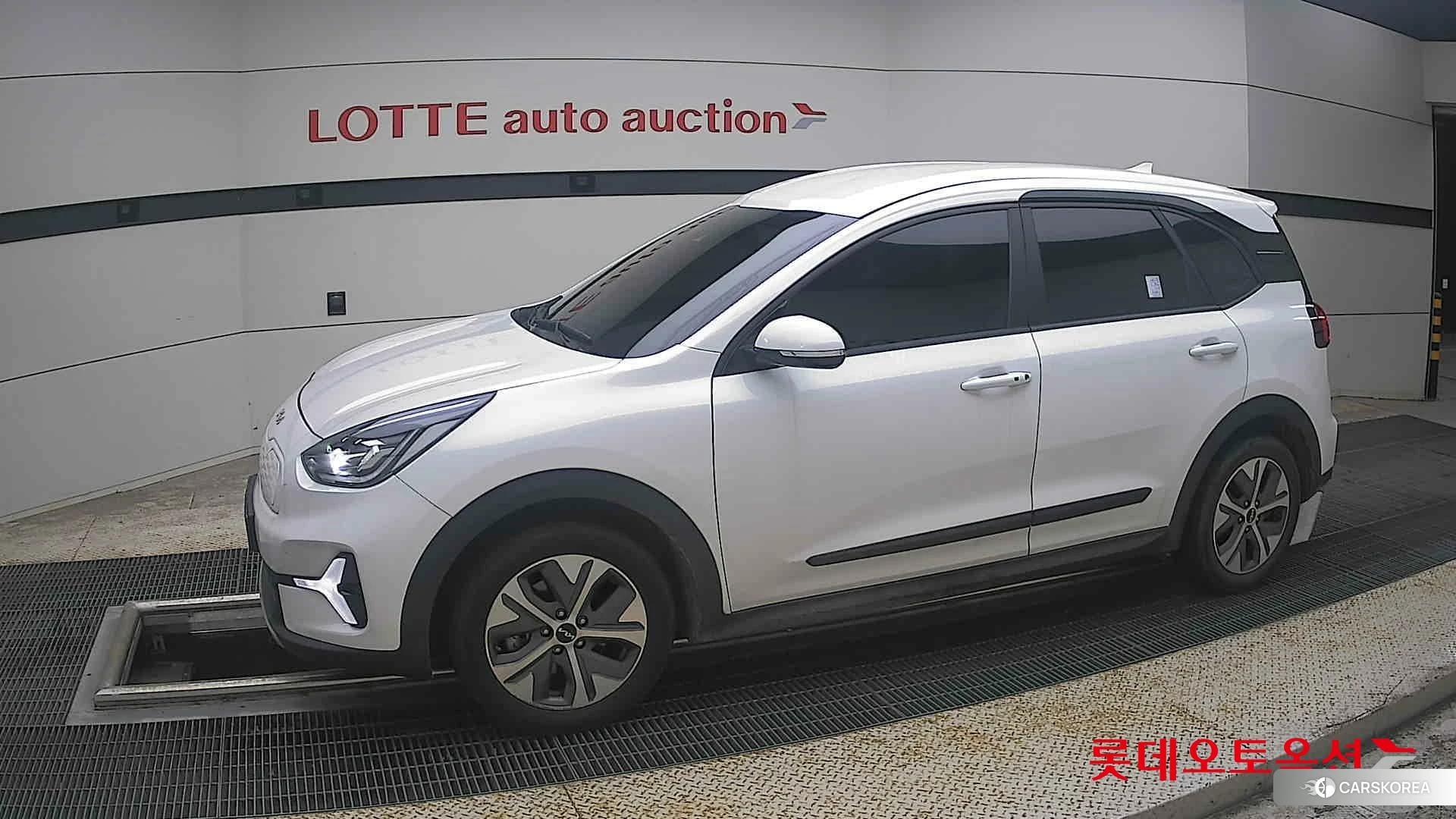 Kia Niro Plus 2023 Snow White Pearl (optional) из Кореи, фото 3