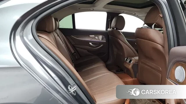 Mercedes-Benz E-Class W213 2019 Серый из Кореи, фото 3