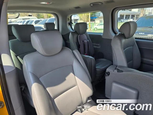 Hyundai Grand Starex 2018 Желтый из Кореи, фото 3