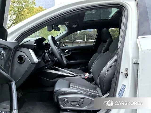 Audi A3 2023 Белый из Китая, фото 3
