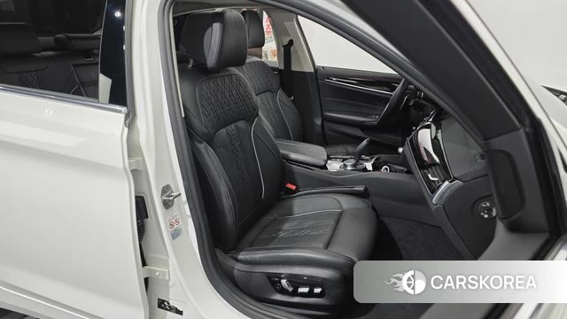 BMW 5 Series (G30) 2019 Белый из Кореи, фото 3