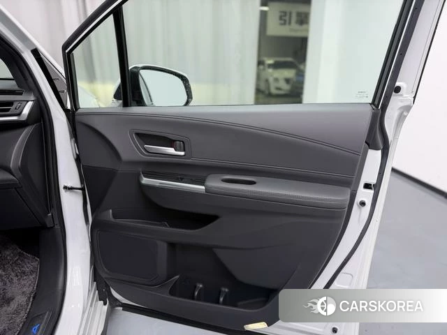 Toyota Saina 2022 Белый из Китая, фото 3