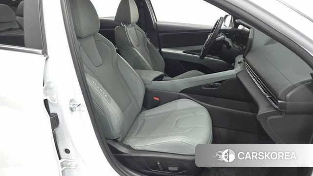 Hyundai The New Avante (CN7) 2023 Белый из Кореи, фото 3