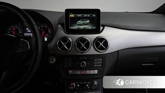 Mercedes-Benz B-Class W246 2018 Черный из Кореи, фото 3