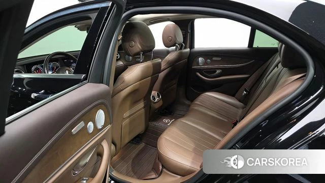 Mercedes-Benz E-Class W213 2019 Черный из Кореи, фото 3