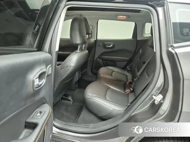 Jeep Compass 2nd Generation 2021 Серый из Кореи, фото 3