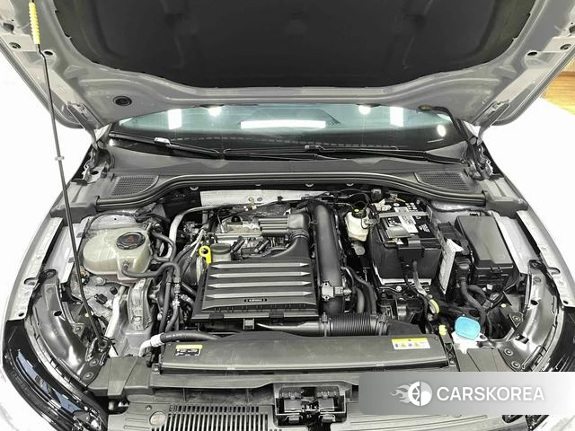 Volkswagen Golf 2022 Темно-серый из Китая, фото 3