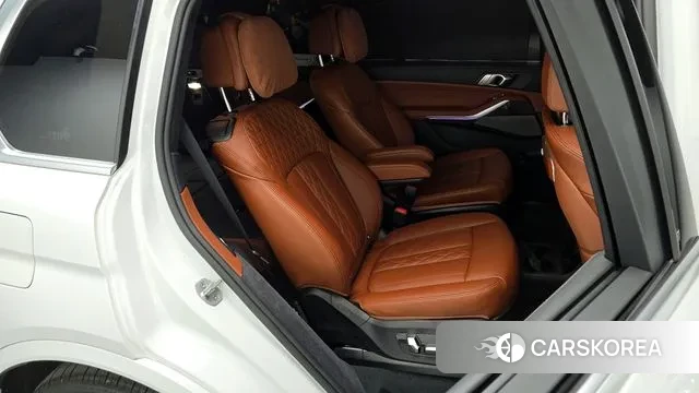 BMW X7 (G07) 2025 Белый из Кореи, фото 3