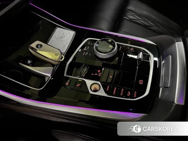 BMW X7 (G07) 2024 Черный из Кореи, фото 3