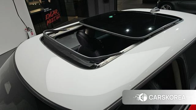 Mini Cooper C 4th generation 2025 Красный из Кореи, фото 3