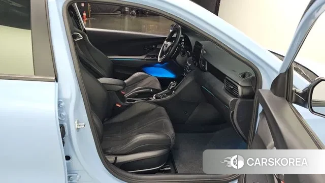 Hyundai Veloster (JS) 2021 Светло-серебряный цвет из Кореи, фото 3