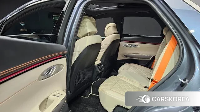 Genesis GV70 2024 Серый из Кореи, фото 3