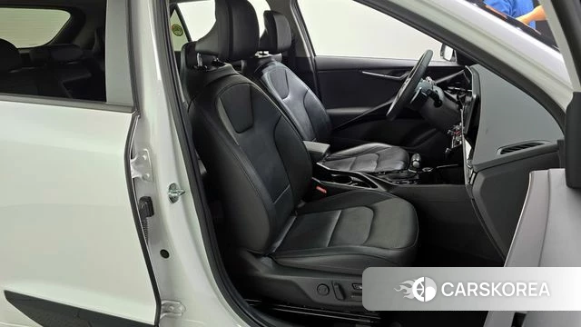 Kia Di Ol Nu Niro 2022 Белый из Кореи, фото 3