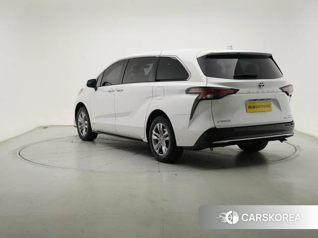 Toyota Saina 2025 Белый из Китая, фото 3