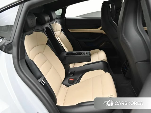 Porsche Taycan 2025 Белый из Кореи, фото 3