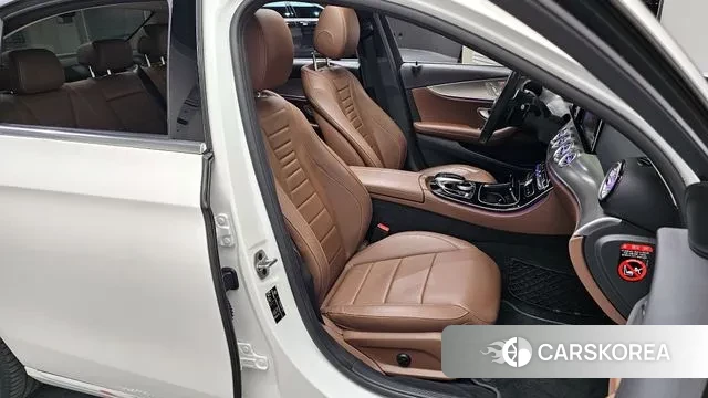 Mercedes-Benz E-Class W213 2019 Белый из Кореи, фото 3