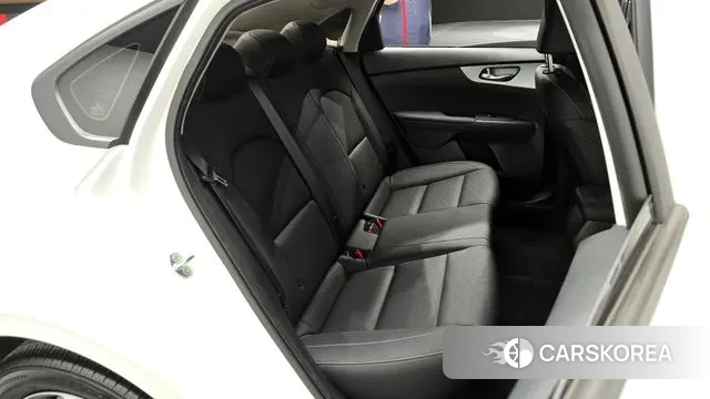 Kia The New K3 2nd generation 2021 Белый из Кореи, фото 3