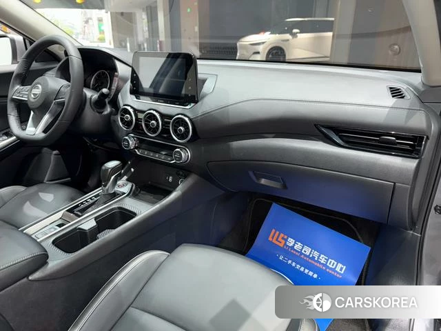 Nissan Xuan Yi 2022 Серебристо-серый из Китая, фото 3