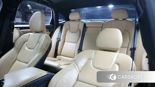Volvo S60 3rd generation 2022 Белый из Кореи, фото 3