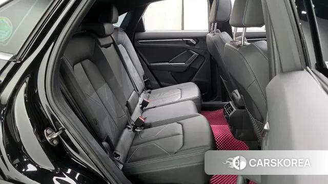 Audi Q3 (F3) 2022 Черный из Кореи, фото 3
