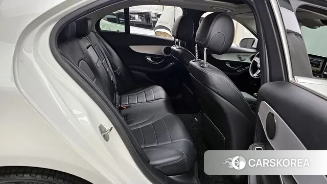 Mercedes-Benz C-Class W205 2018 Белый из Кореи, фото 3