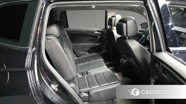 Volkswagen Tiguan Allspace 2020 Черный из Кореи, фото 3